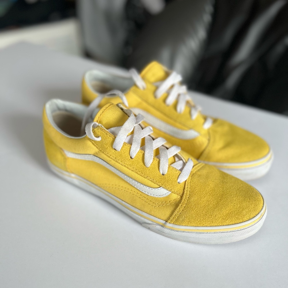 Vans - Picture 2 of 6